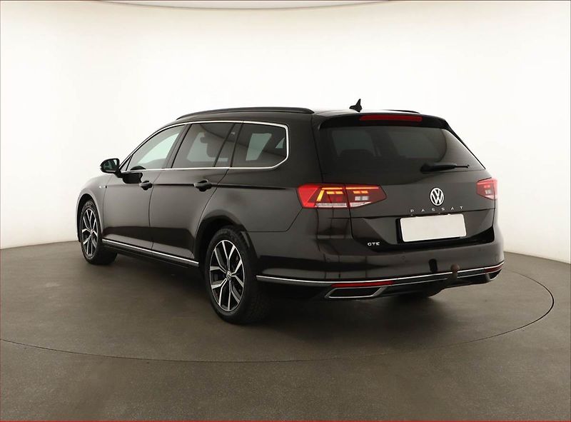 Volkswagen Passat (2020) 1.4 GTE, Automat, Navi - fotka 4 z 20