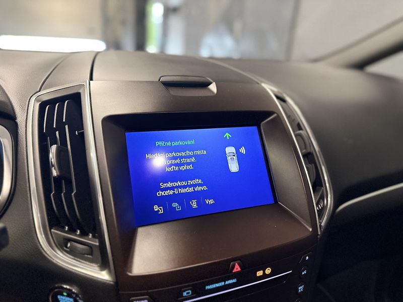Ford S-MAX (2022) 2.5 HEV,ST-LINE,7REZERVOVÁNO - fotka 32 z 44