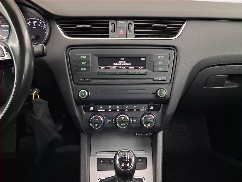 Škoda Octavia (2013) 2.0 TDI, 4X4, Tempomat - fotka 12 z 18