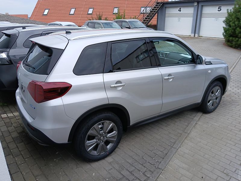 Suzuki Vitara (2026) 1,4 Premium 4x4 hybrid - fotka 3 z 8