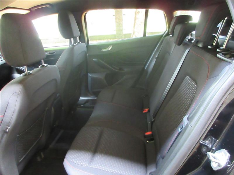Ford Focus 1,5 i 133Kw, ST Line, Nové ČR - fotka 16 z 29