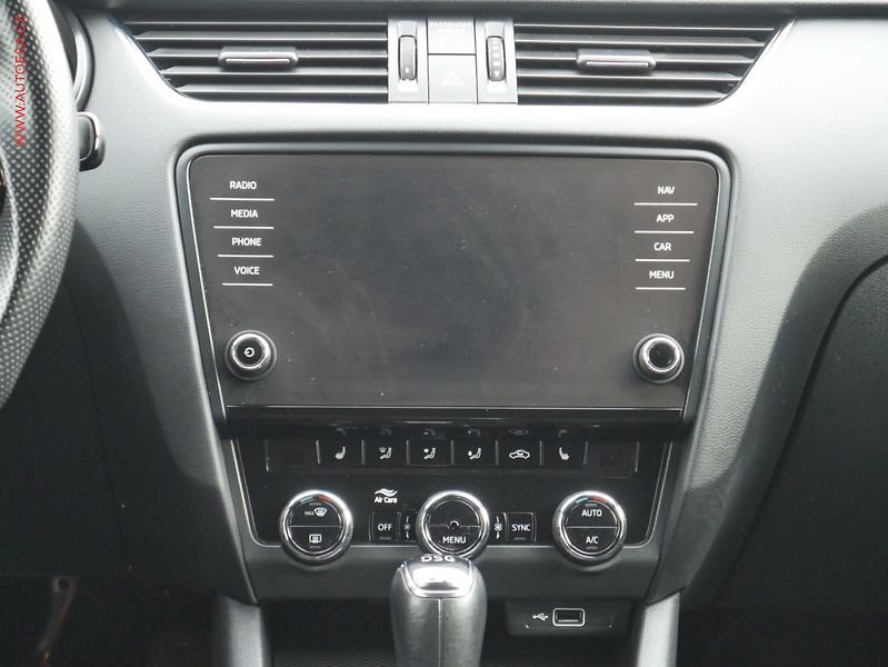 Škoda Octavia (2019) 2.0 TDi, RS, DSG, LED - fotka 11 z 26