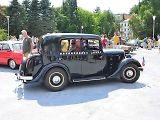 Přehlídka veteránů na Arnice v Mariánských Lázních. Peugeot 201 jako taxi