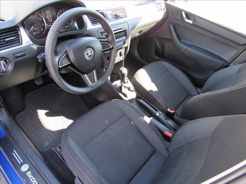 Škoda Rapid 1,2 TSI 77kW - fotka 9 z 29