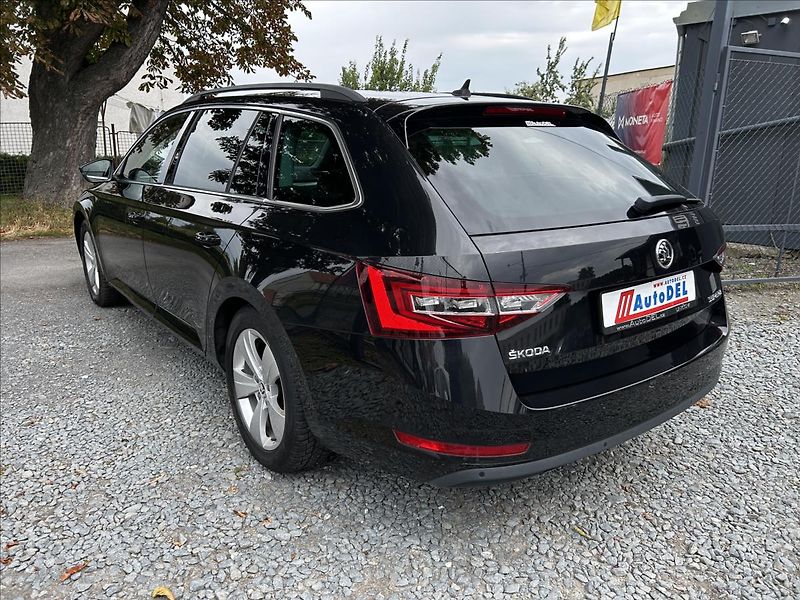 Škoda Superb 2,0 TDi DSG  BIXEN NAVI 1xMaji - fotka 4 z 50