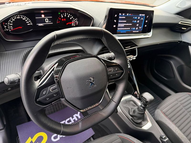Peugeot 2008 (2020) 1.2 74 kW - fotka 15 z 20