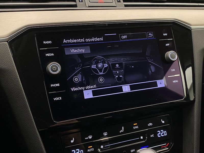 Volkswagen Passat VARIANT 2.0TDI DSG R-LINE CZ - fotka 46 z 55
