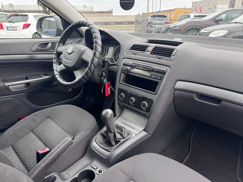 Škoda Octavia (2010) 1,4 TSI 90 KW TAŽNÉ KOLA - fotka 36 z 50