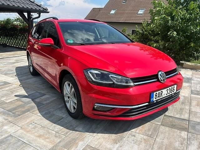 Volkswagen Golf 1,6TDi DSG Variant LED MATRIX - fotografie inzerátu