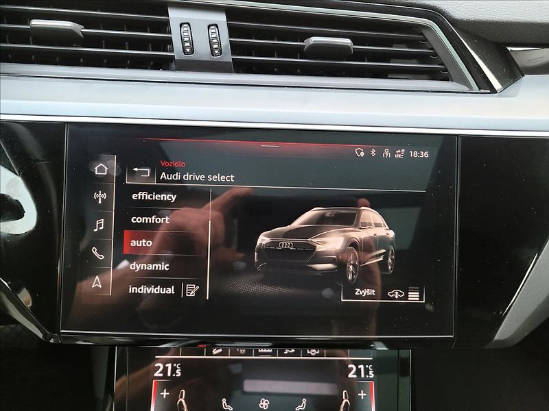 Audi e-tron (2022) 0,0 55,95KWH,SOH90,6,tažné1,8t - fotka 29 z 52