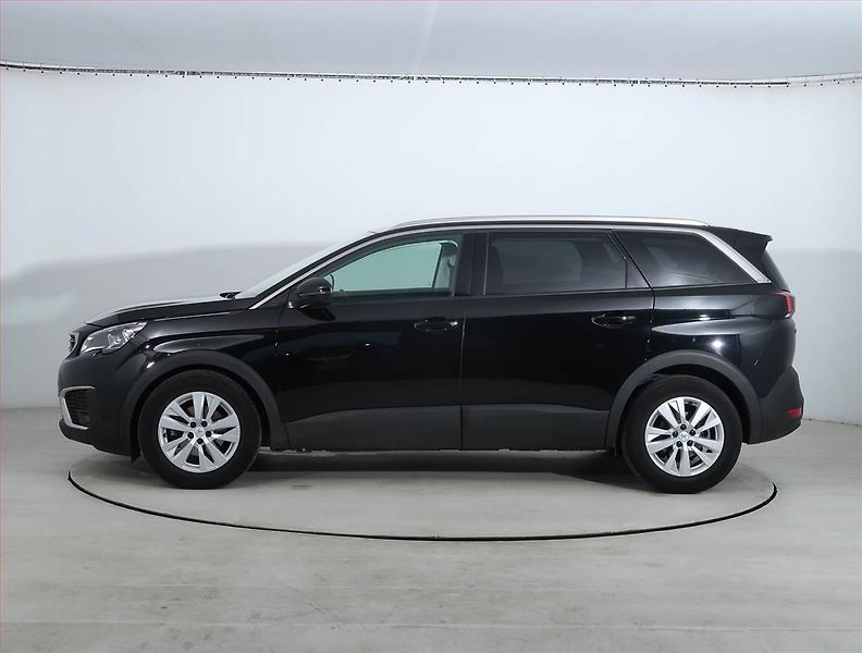 Peugeot 5008 (2020) PureTech 130, Automat, 7 míst - fotka 3 z 21
