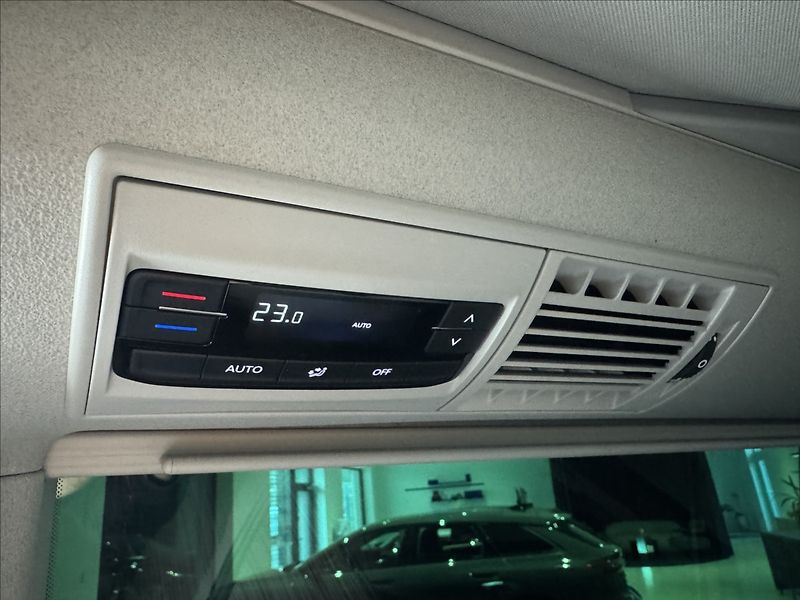 Volkswagen California 2,0 TDi  DSG Last Edition LED - fotka 17 z 47