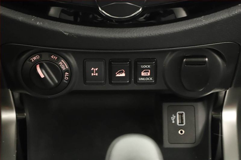 Nissan Navara (2021) 2.3 dCi - fotka 14 z 24
