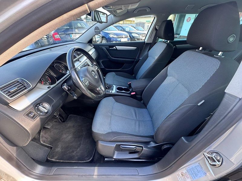 Volkswagen Passat (2012) 1,6 TDI 77 KW KOLA STK - fotka 12 z 46