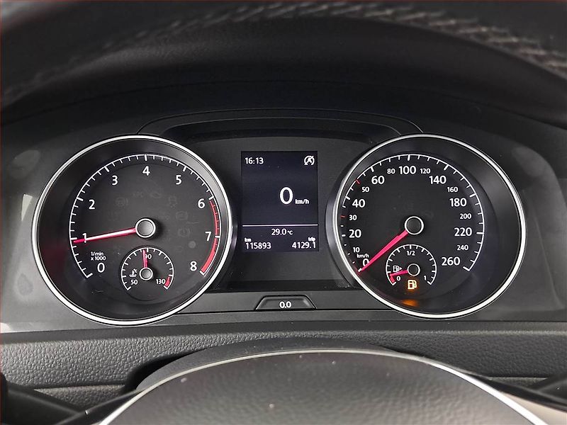 Volkswagen Golf (2018) 1.0 TSI, Tempomat - fotka 11 z 19