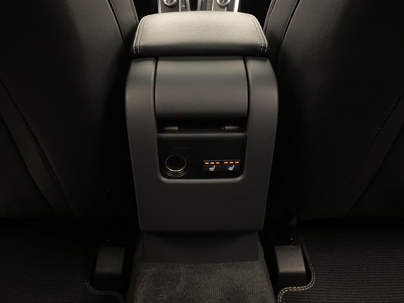 Volvo XC60 D3 R-DESIGN REZERVACE - fotka 31 z 45