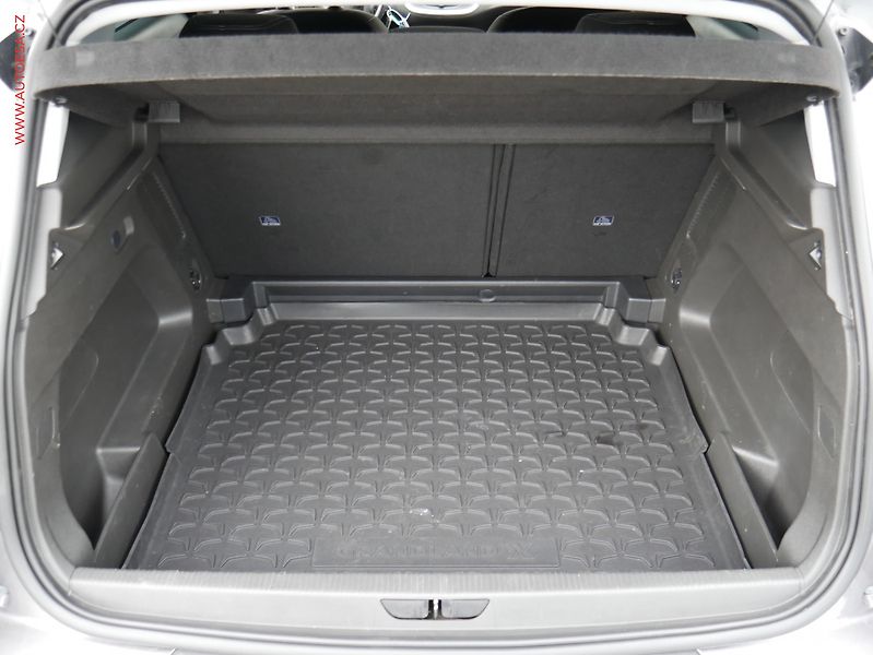 Opel Grandland X (2018) 1.2 T, ČR, AC, tempo, park - fotka 7 z 19