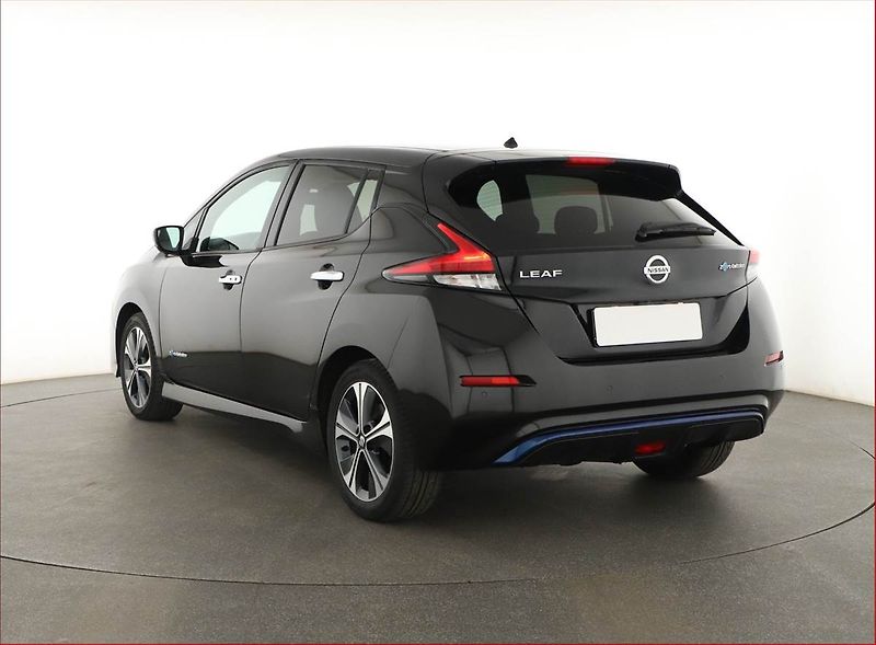 Nissan Leaf (2018) 40 kWh, SoH 81%, Automat - fotka 4 z 18