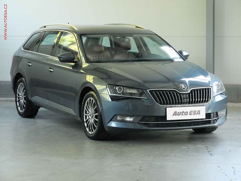 Škoda Superb (2015) 1.6 TDi, DSG, bixen, navi - fotografie inzerátu