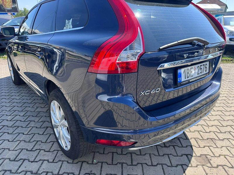 Volvo XC60 (2015) 4X4 2,4 D5 158 KW SUMMUM ČR - fotka 12 z 50