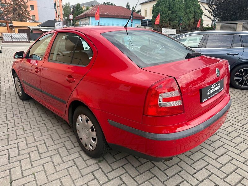 Škoda Octavia (2007) 1.6 MPI - fotka 2 z 14