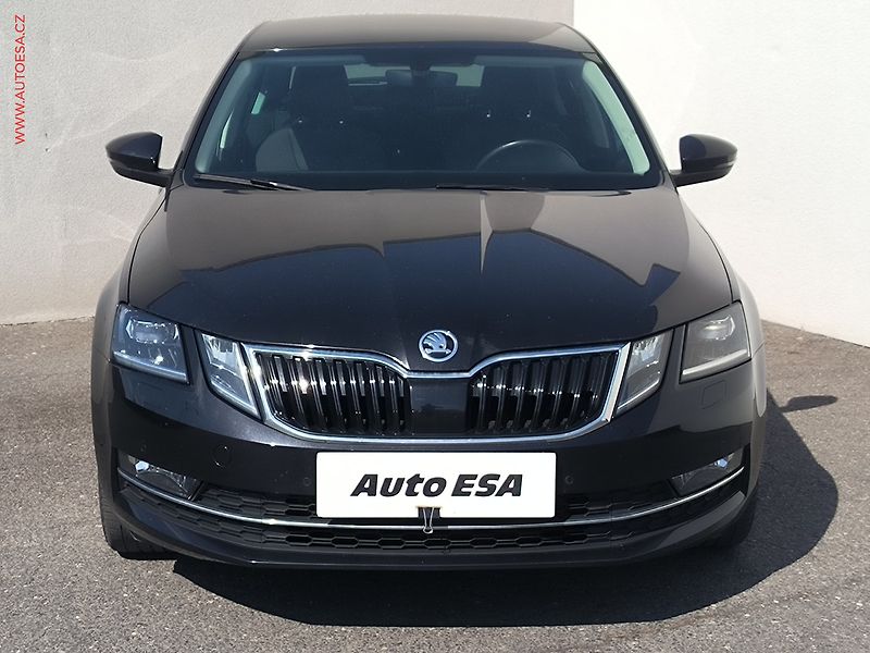 Škoda Octavia (2018) 1.5 TSI, ČR, Style, DSG, LED - fotka 2 z 19