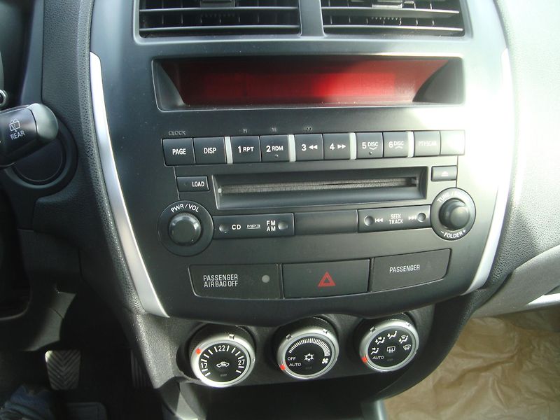 Mitsubishi ASX (2010) 1.8 DID  4x4 - fotka 14 z 16
