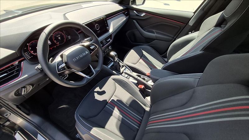 Škoda Kamiq 1,5 TSi 110 Kw DSG Monte Carlo - fotka 9 z 27