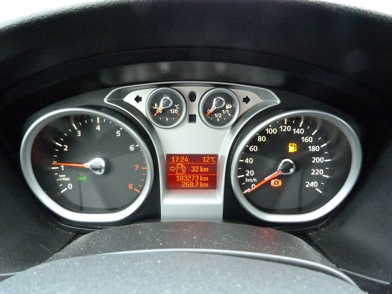 Ford Focus 1.6 16v - fotka 15 z 18
