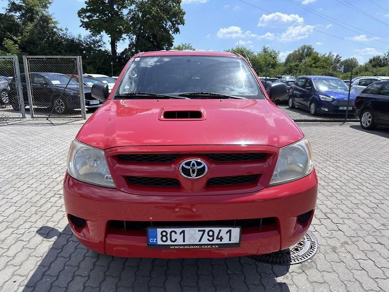 Toyota Hilux 2.5 D-4D 4x4 - fotka 2 z 14