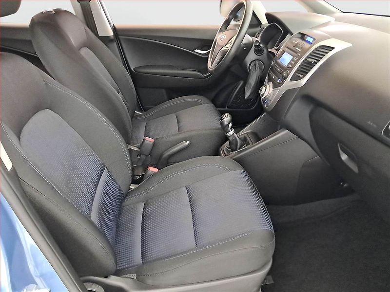 Hyundai ix20 (2013) 1.4 CVVT, Park. senzory - fotka 9 z 16