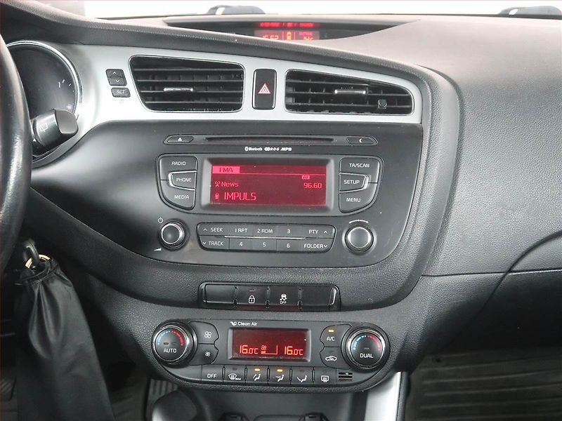 Kia Ceed (2012) 1.6 CRDi, Tempomat - fotka 11 z 14