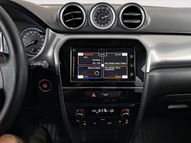 Suzuki Vitara (2015) 1.6 DDiS, 4X4, Serv.kniha - fotka 12 z 24