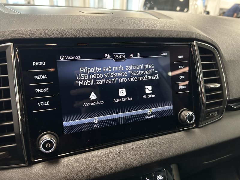 Škoda Karoq (2021) 1.5TSI DSG Style LED DCC TZ - fotka 10 z 27