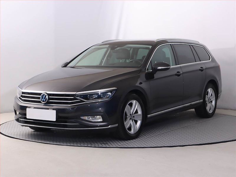 Volkswagen Passat (2019) 2.0 TDI - fotka 2 z 24