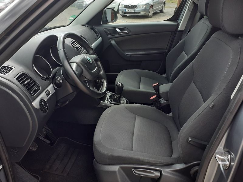Škoda Yeti (2013) 1.2 TSi Plus Edition - fotka 15 z 40