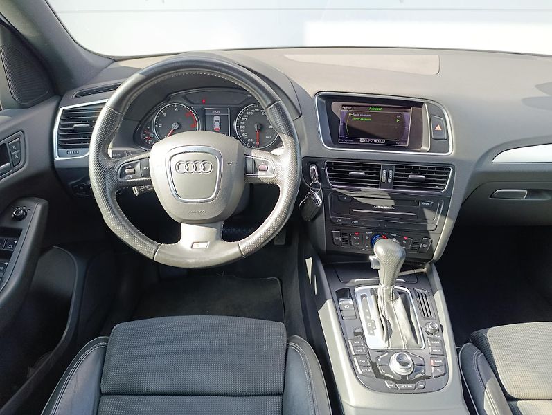 Audi Q5 2.0TDI QUATTRO S-LINE ČR - fotka 21 z 31