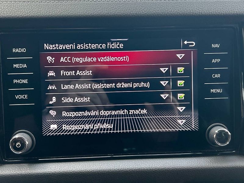 Škoda Kodiaq (2022) 2.0 TDI 7DSG Sportline - fotka 17 z 35