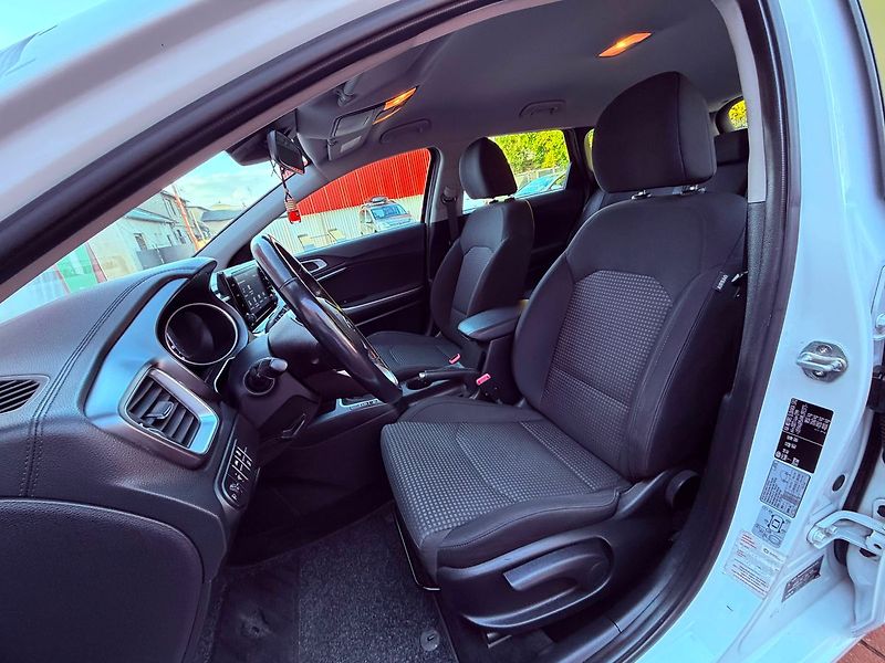 Kia Ceed 1.5 T-GDi Exclusive, ČR - fotka 15 z 28