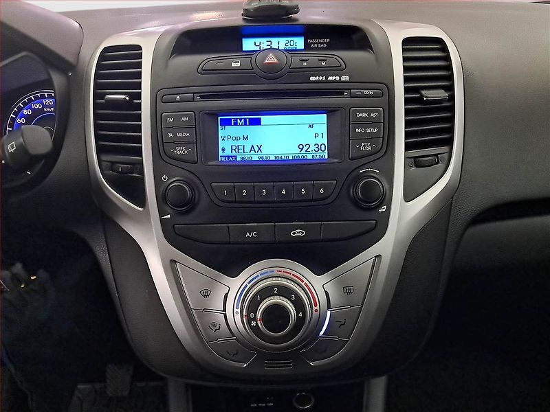 Hyundai ix20 (2013) 1.4 CVVT - fotka 12 z 15