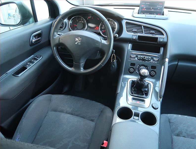 Peugeot 3008 (2012) 2.0 HDi, Navi, Tempomat - fotka 7 z 13