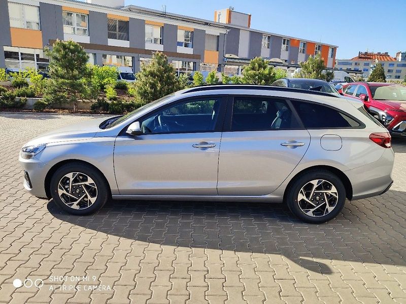 Hyundai i30 26 WG 1,6 T-GDI DCT GO CZECH - fotka 2 z 7