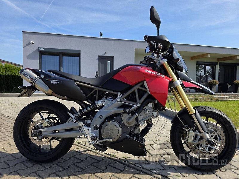Aprilia Dorsoduro 750 (2010) - fotka 2 z 18