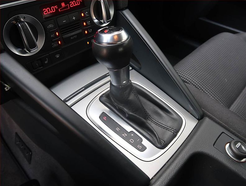 Audi A3 (2012) 1.2 TFSI, Automat, Serv.kniha - fotka 13 z 17