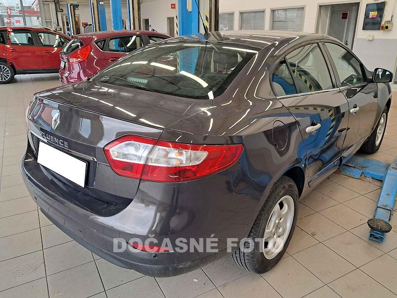 Renault Fluence (2013) 1.6 16V, ČR, AC, tempo, park - fotka 2 z 3