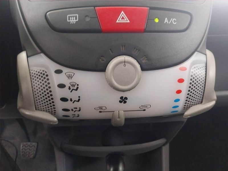 Citroën C1 (2011) 1.0, po STK, v provozu - fotka 14 z 14