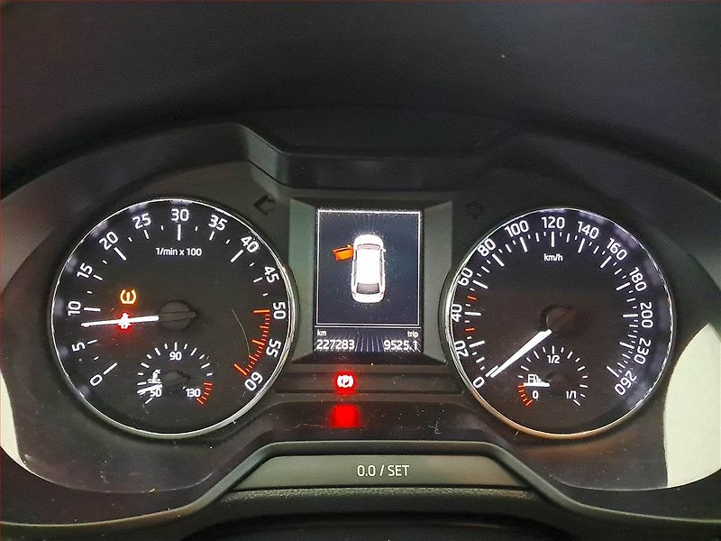 Škoda Octavia (2017) Style 1.6 TDI, Serv.kniha - fotka 11 z 21