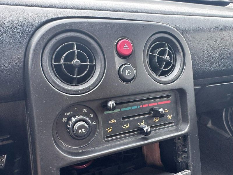 Mazda MX-5 (1990) NA 1,6i 85 KW MRKAČKA STK - fotka 36 z 47