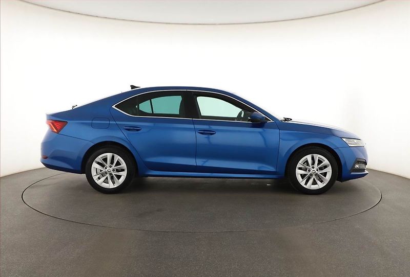 Škoda Octavia (2021) Style 2.0 TDI, Automat, ČR - fotka 6 z 20