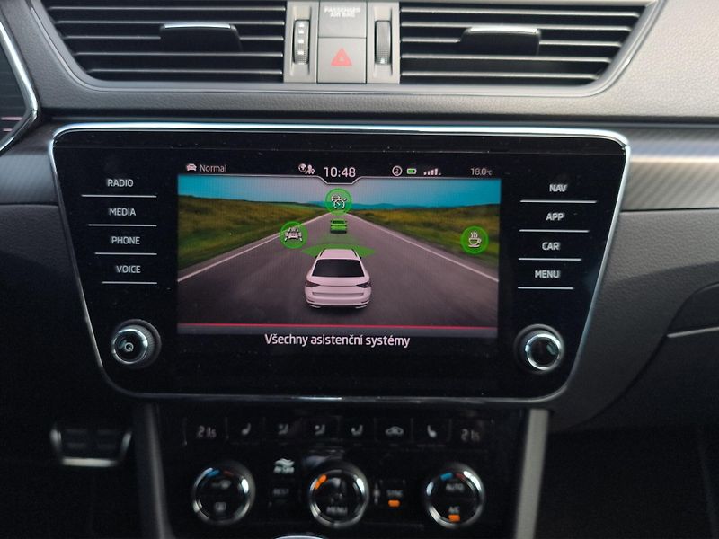 Škoda Superb (2023) SportLine 2.0 TDI 110kW DSG, Č - fotka 20 z 30